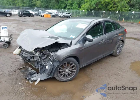 2012 Ford Focus Se z USA, uszkodzony, nr VIN 1FAHP3F28CL236994
